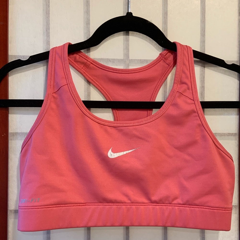 NIKE | Women’s Dri-Fit Sports Bra